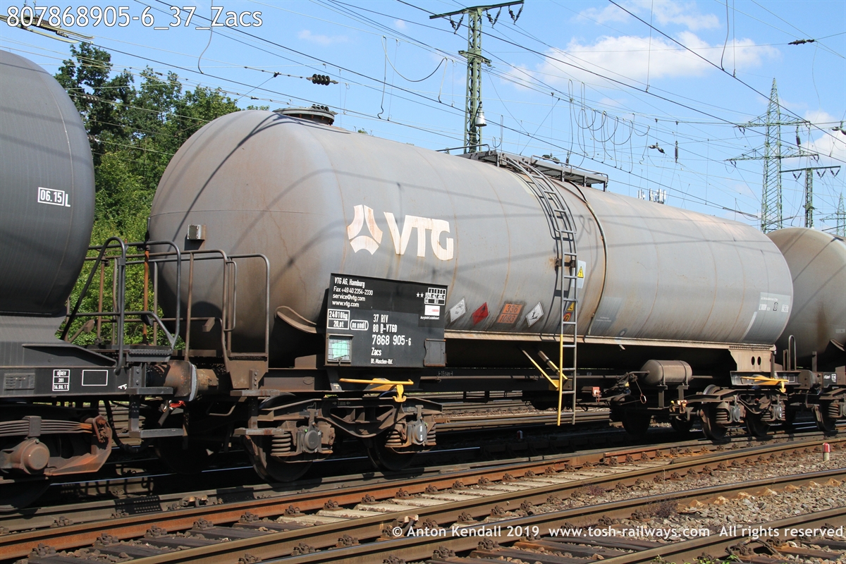 807868905-6_37_Zacs.JPG